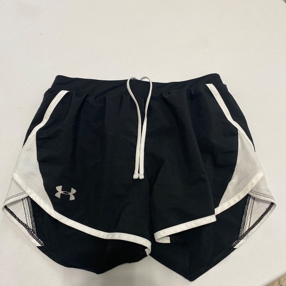 Under Armour womens shorts athletic XS 100% polyester work out black & white - Picture 6 of 7